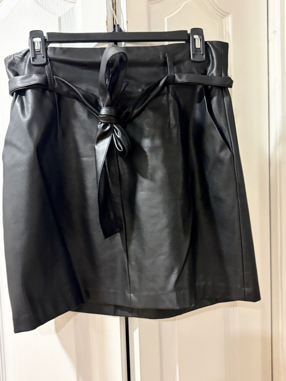 Banana Republic Black Faux Leather Mini Skirt Paperbag Waist Tie Belt Chic - Picture 2 of 8